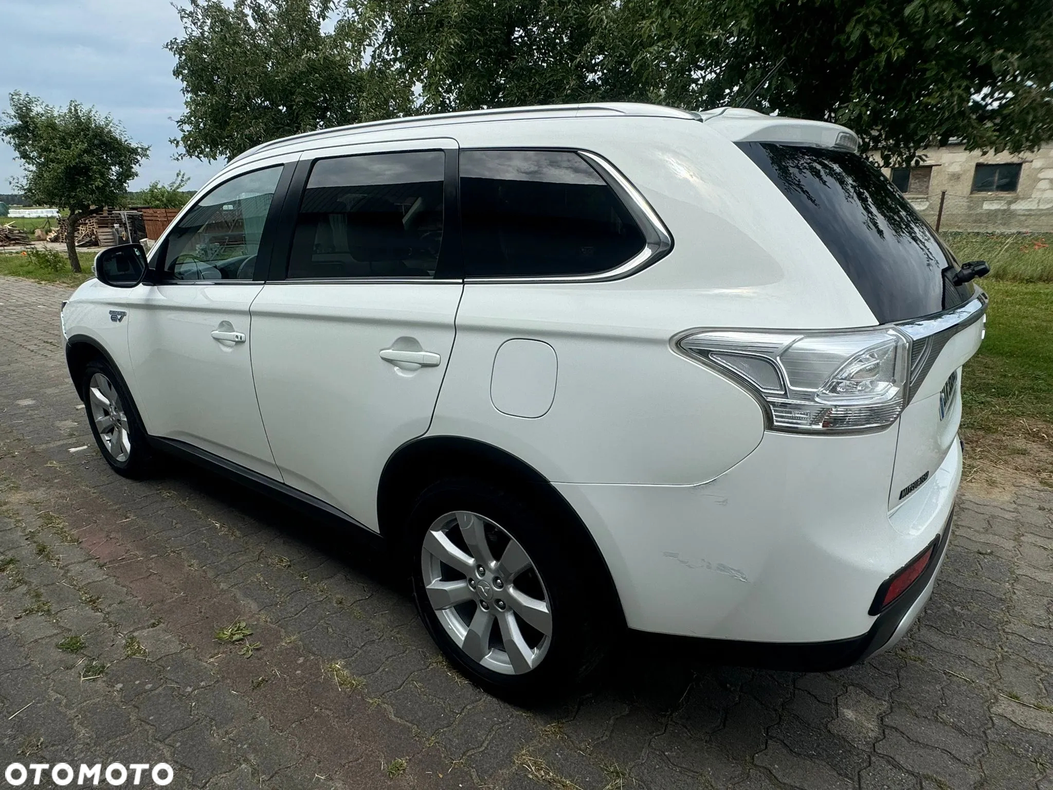 Mitsubishi Outlander - 6