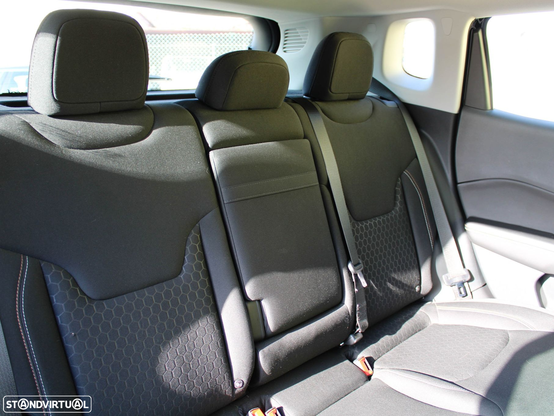 Jeep Compass 1.3 T Sport - 49
