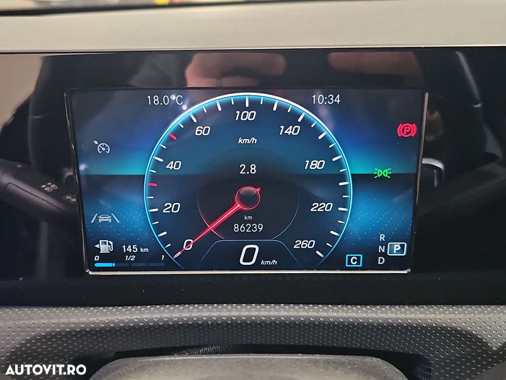 Mercedes-Benz CLA 200 7G-DCT AMG Line - 10