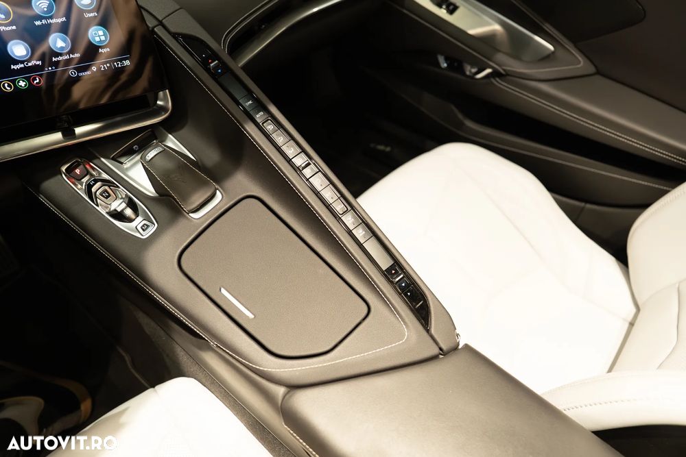 Chevrolet Corvette - 17