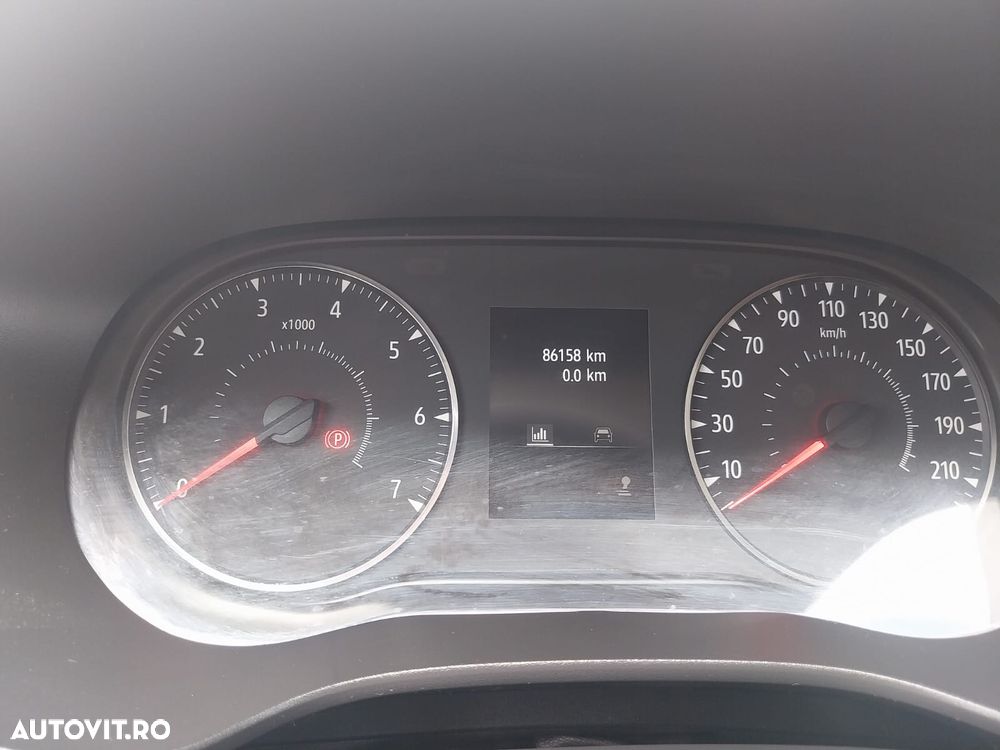 Dacia Sandero - 8