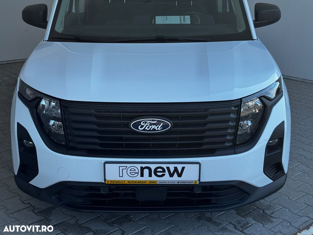 Ford Transit Courier - 23