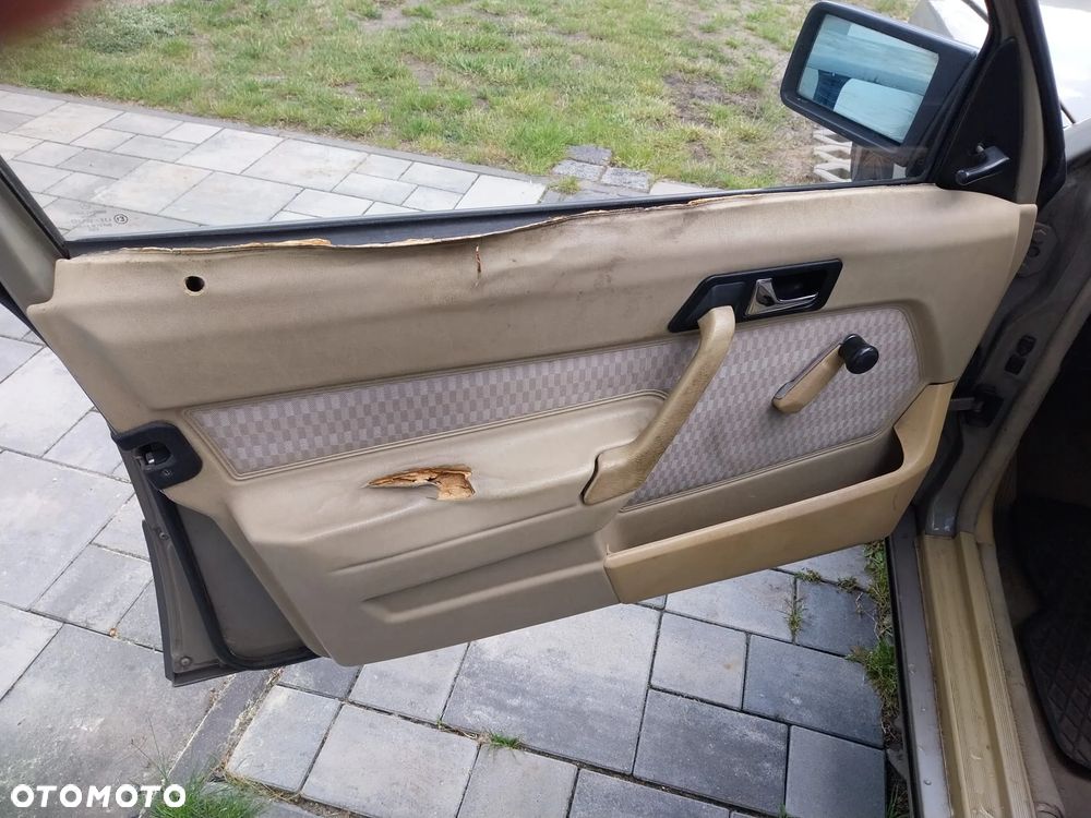 Mercedes-Benz W201 (190) - 8