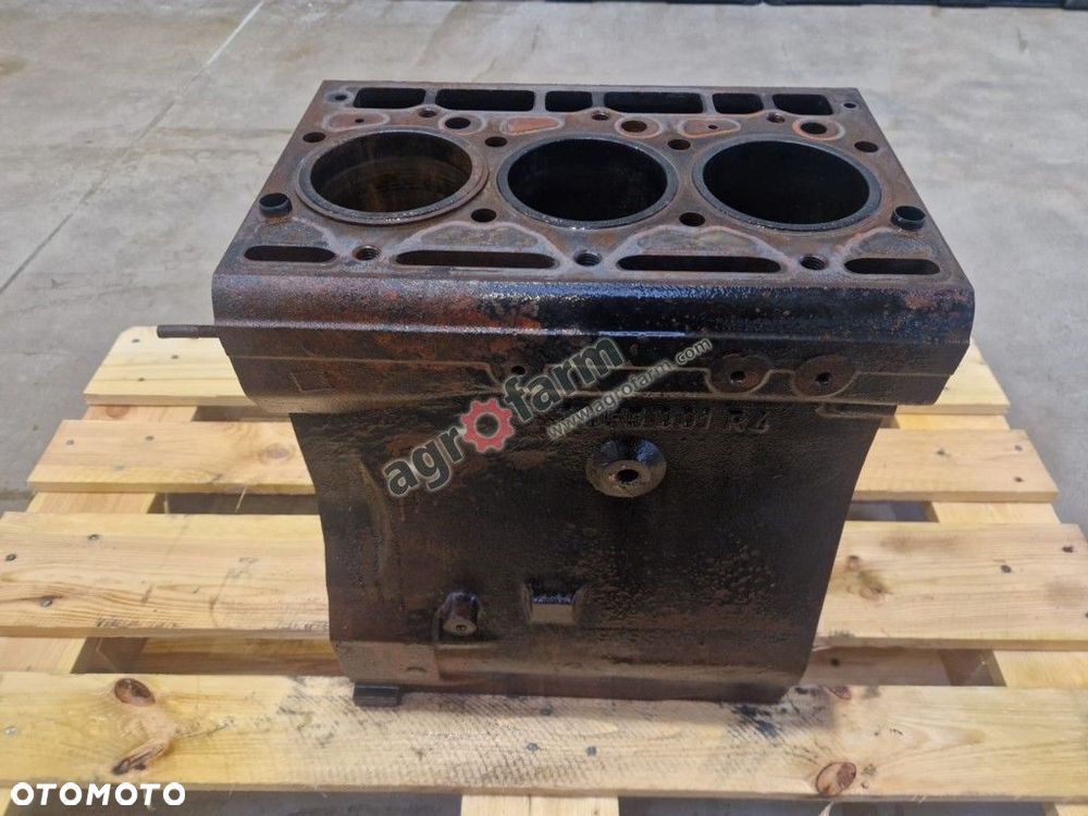 Blok silnika Case 633, 533, 485, 385 - 3