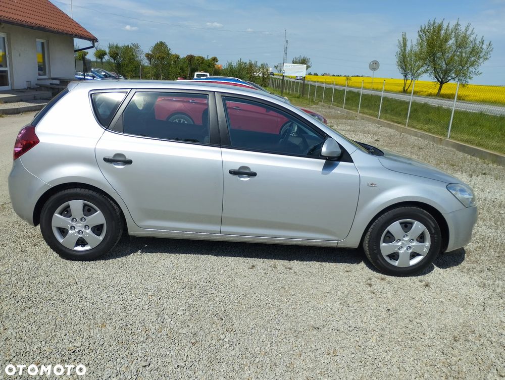 Kia Ceed 1.4 CVVT Attract - 9