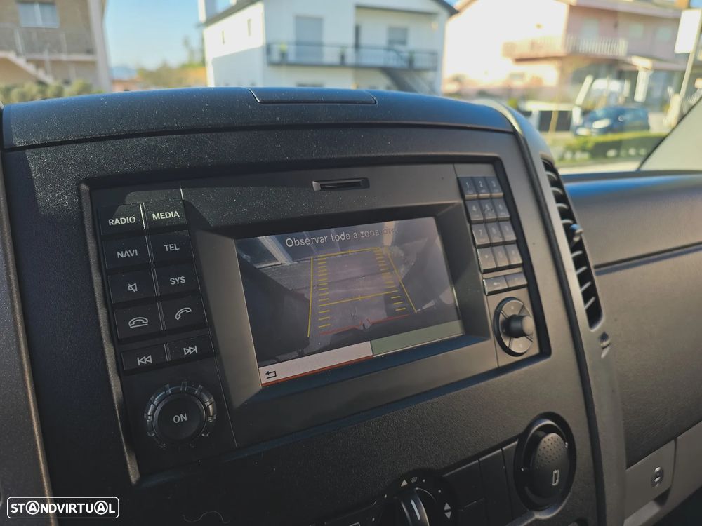 Mercedes-Benz Sprinter 319 CDI L2H2 IVA DEDUTIVEL - 16