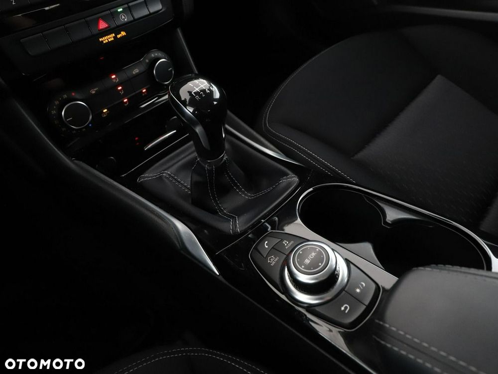 Infiniti Q30 - 28