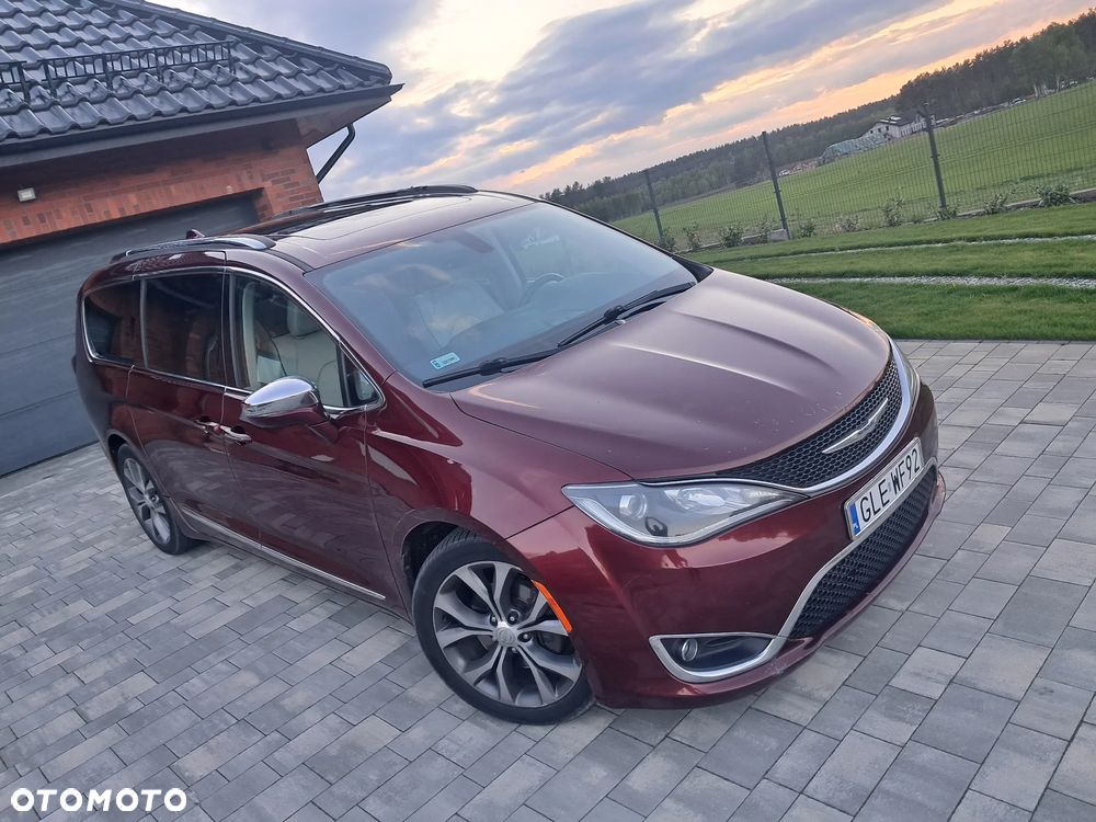 Chrysler Pacifica - 2