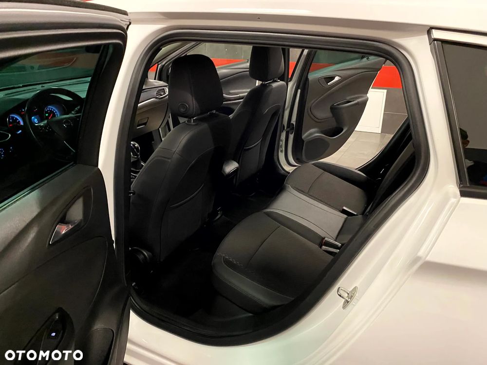 Opel Astra 1.4 Turbo Innovation - 24