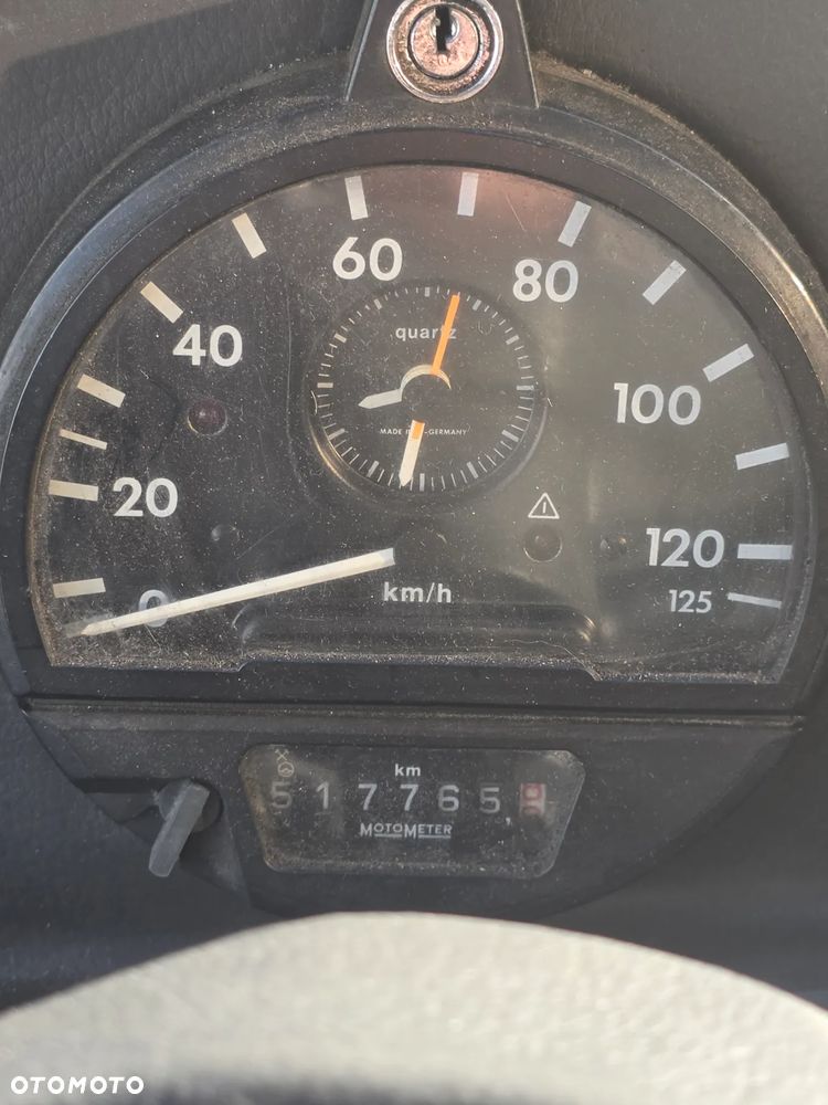 Mercedes-Benz 307D - 14