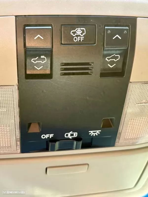 Toyota Land Cruiser - 26