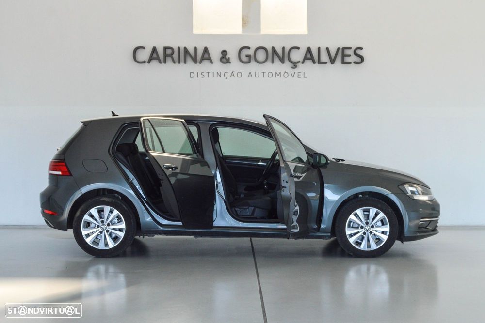 VW Golf 1.6 TDI Confortline - 23