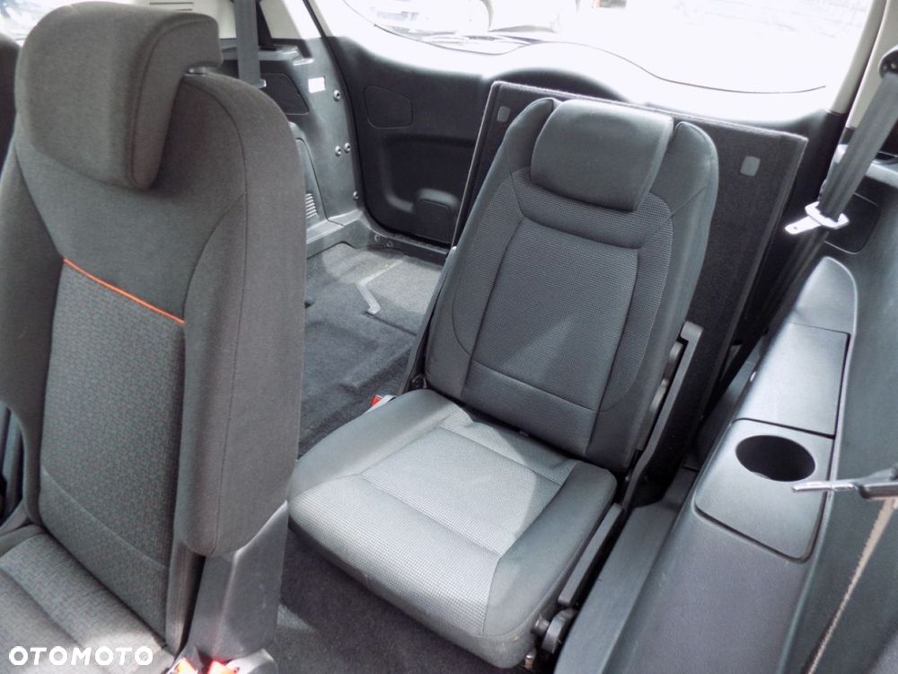 Ford S-Max - 9