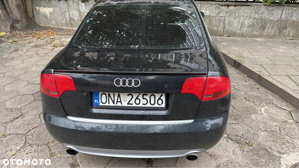Audi A4 Limousine - 4