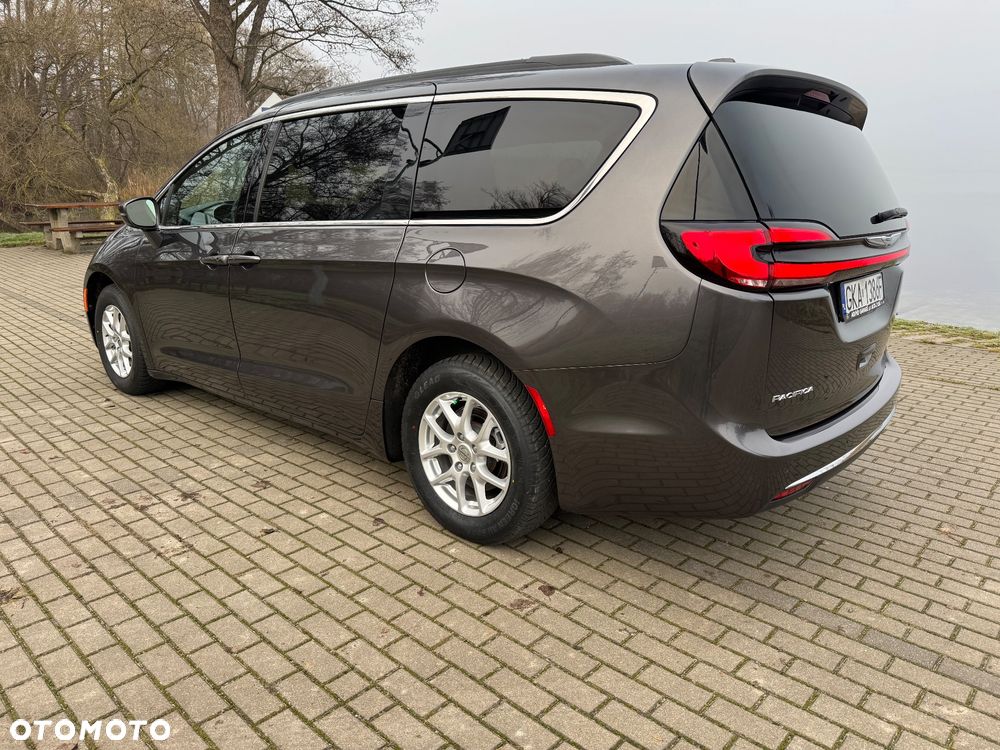 Chrysler Pacifica - 4