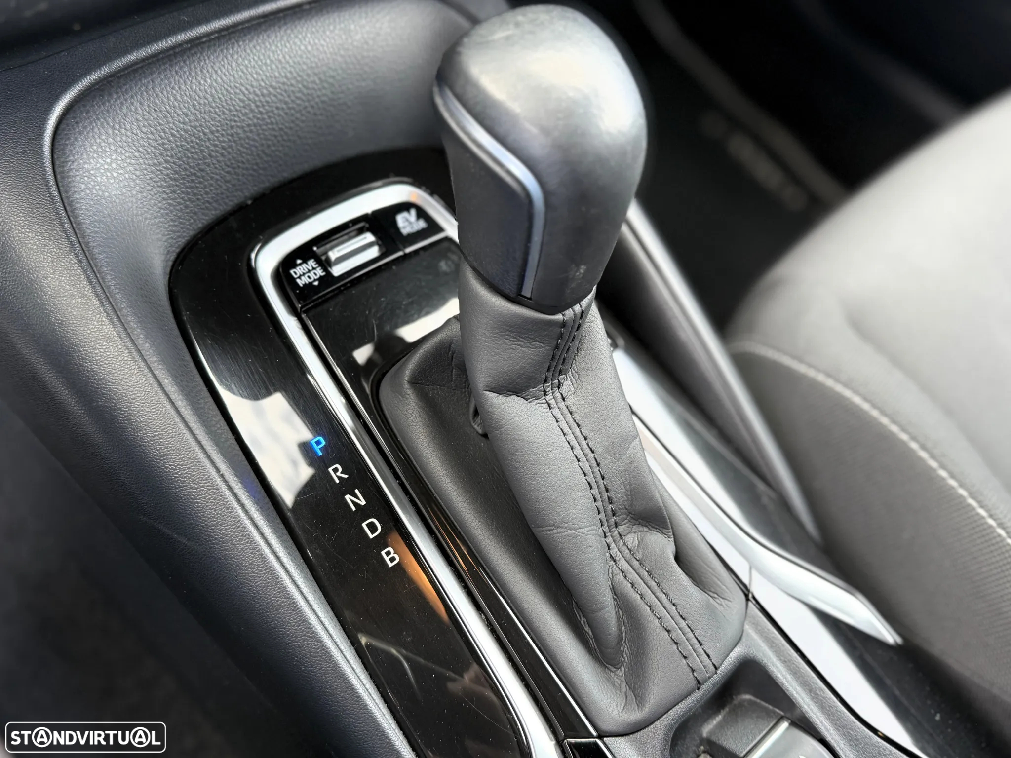 Toyota Corolla 1.8 Hybrid Comfort+P.Sport - 44