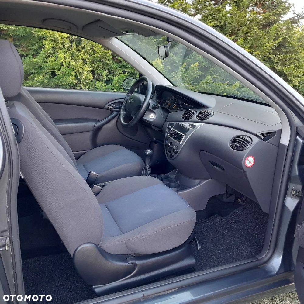Ford Focus 1.4 Ambiente - 11