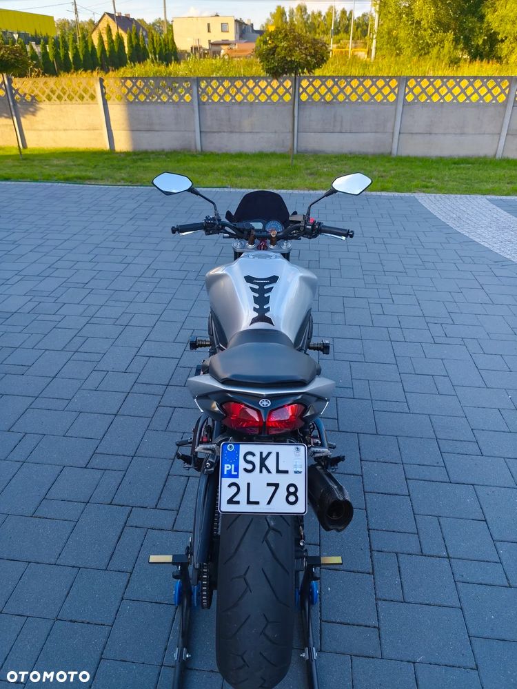 Yamaha FZ - 7