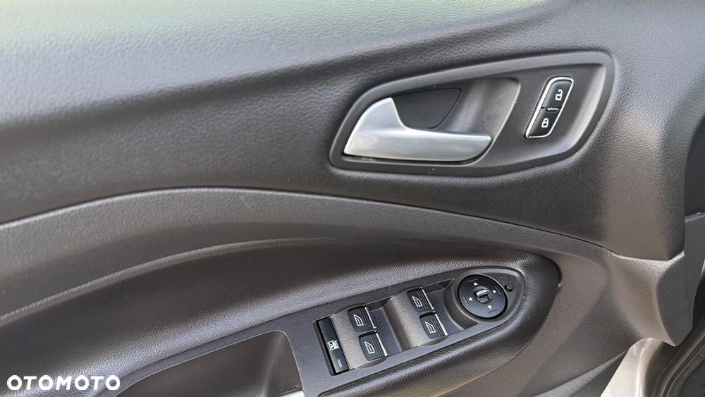 Ford Kuga 2.0 TDCi 4x4 Titanium - 21