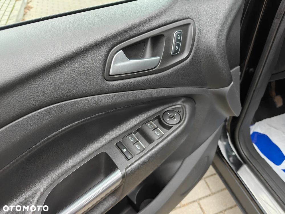 Ford Kuga 2.0 TDCi 2x4 Trend - 11