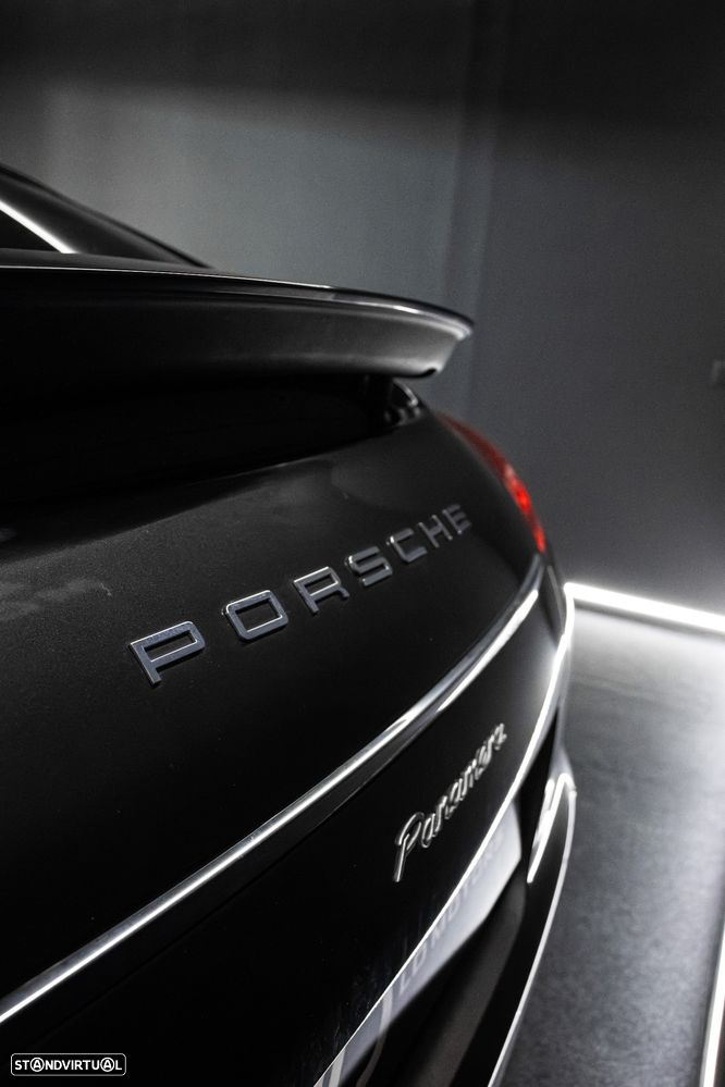 Porsche Panamera 3.0 V6 - 8