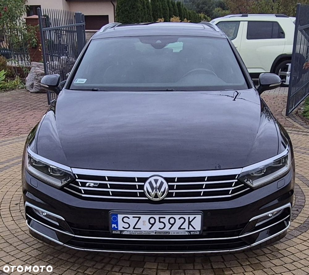 Volkswagen Passat - 1
