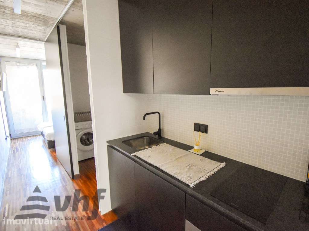 T0 Mobilado com Lugar de Garagem junto ao Polo Universitário | Porto - Grande imagem: 4/26