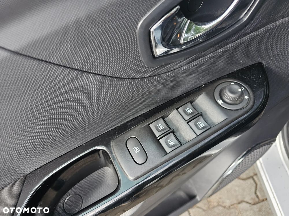 Renault Captur 0.9 Energy TCe Life EU6 - 17