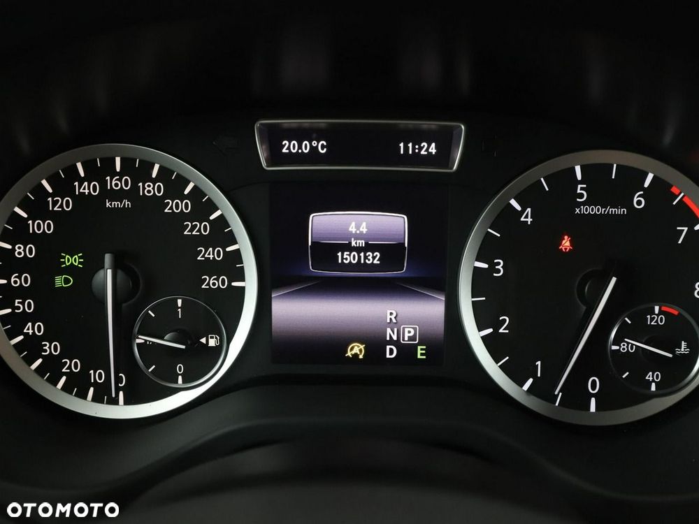 Infiniti Q30 2.0t DCT AWD Sport City Black - 23