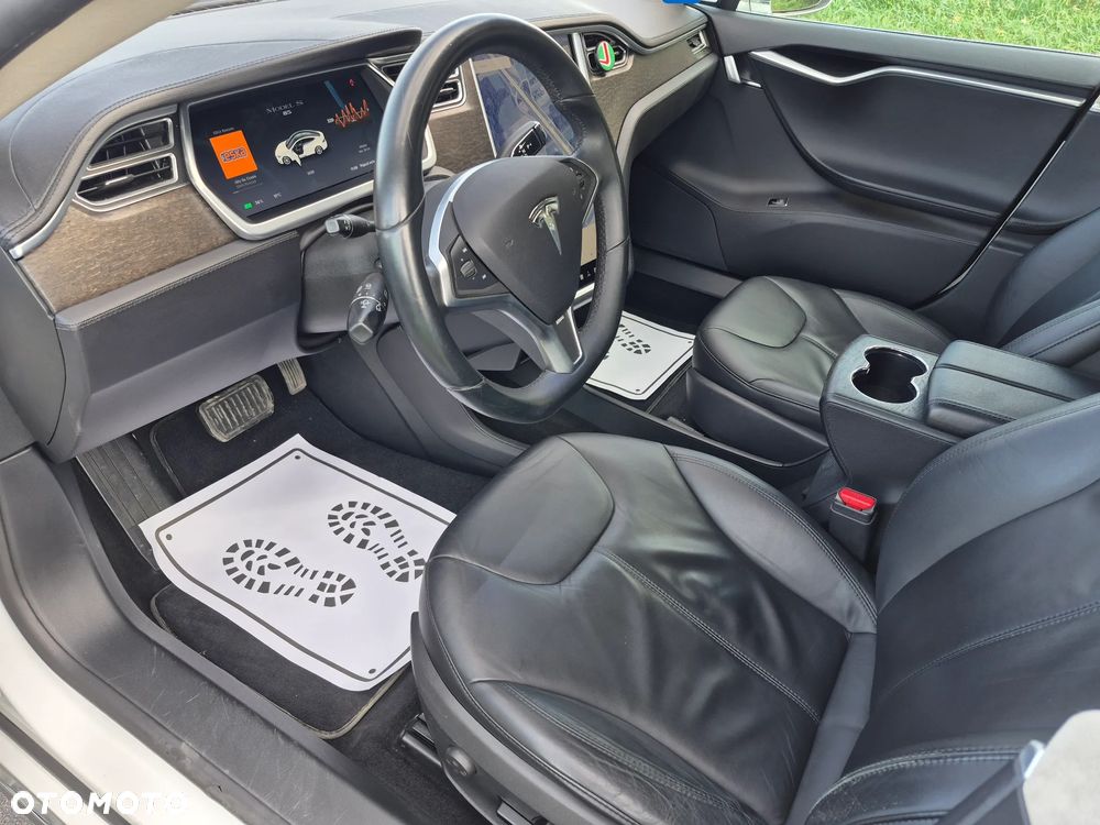Tesla Model S - 9