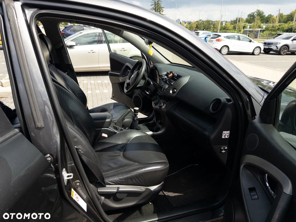 Toyota RAV4 - 12