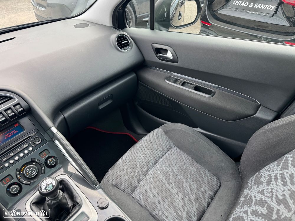 Peugeot 3008 1.6 HDi Executive — fotografia 15