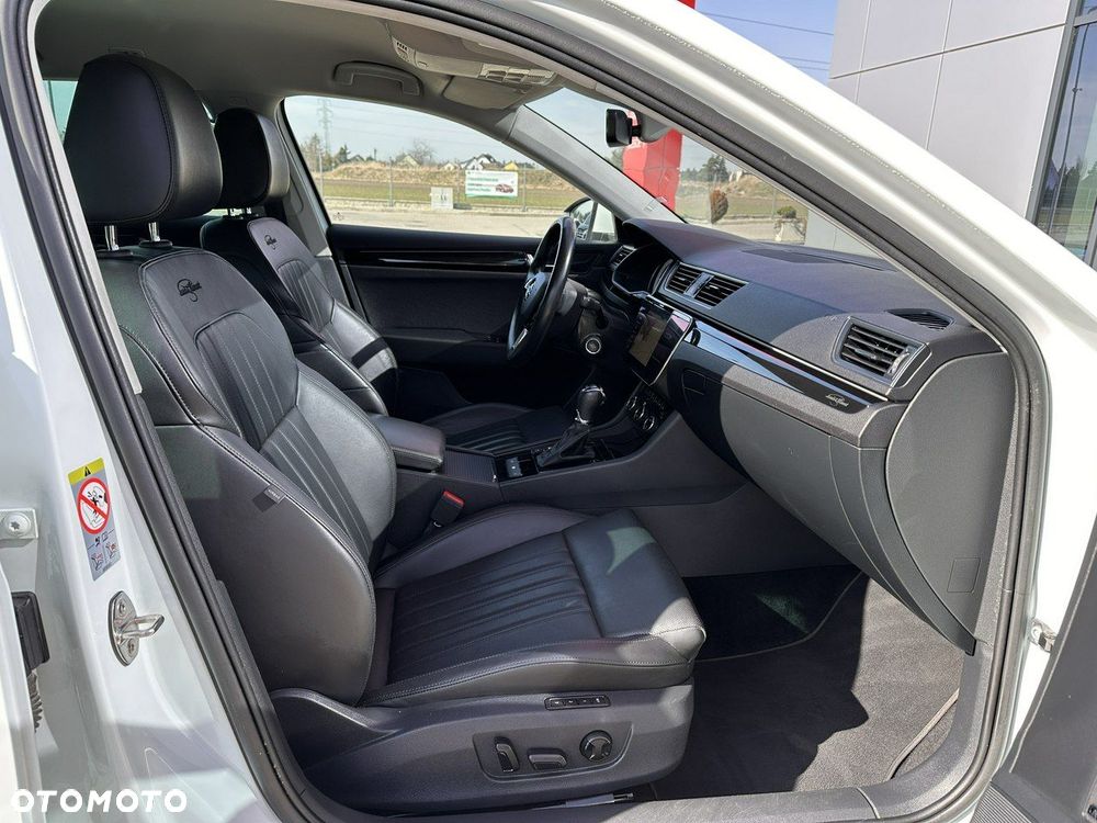 Skoda Superb 2.0 TDI SCR 4x4 L&K DSG - 19