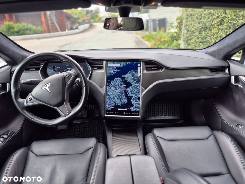 Tesla Model S - 9
