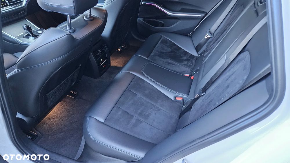 BMW Seria 3 320d xDrive M Sport - 20