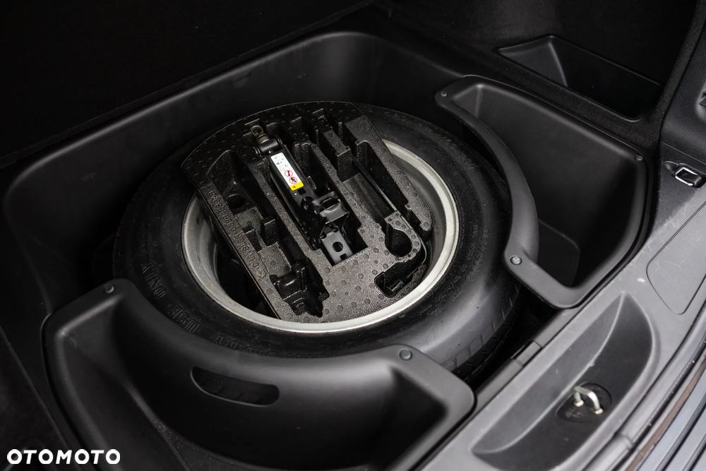 Jeep Grand Cherokee - 34