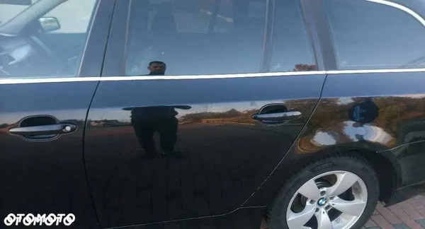BMW E61 tylne lewe drzwi 475 BLACKSAPPHIRE METALLIC