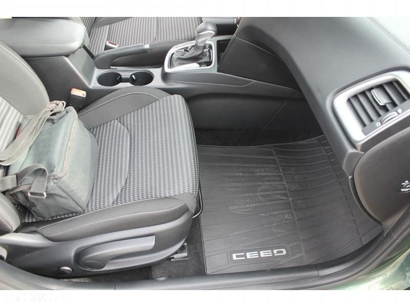 Kia Ceed - 39