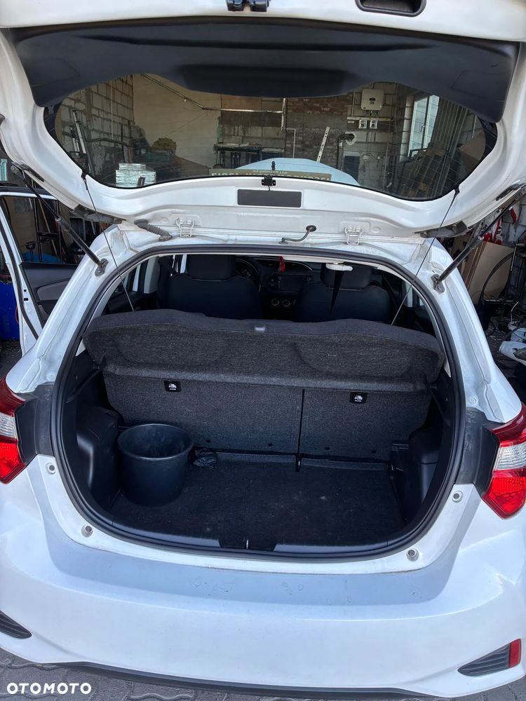 Toyota Yaris 1.5 Premium - 4