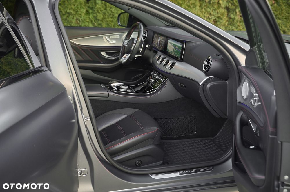 Mercedes-Benz Klasa E 53 AMG 4-Matic+ - 26