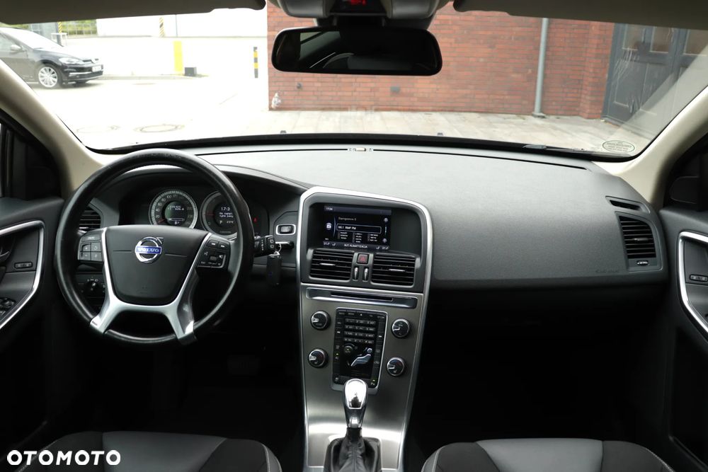 Volvo XC 60 D3 Momentum - 24