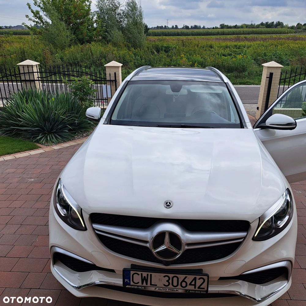 Mercedes-Benz GLC 300 4Matic 9G-TRONIC AMG Line - 13