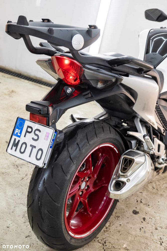 Honda VFR - 17