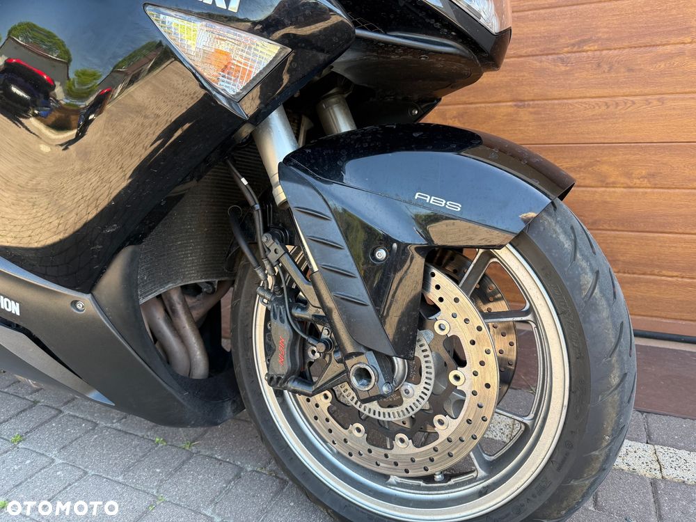 Kawasaki GTR - 5
