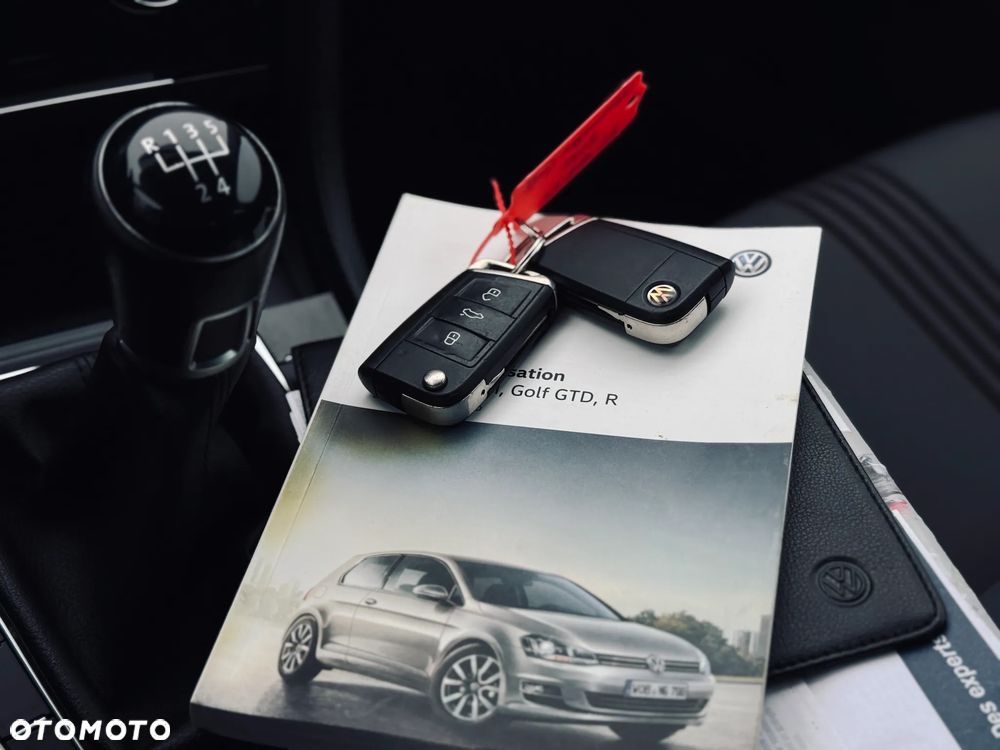 Volkswagen Golf - 34