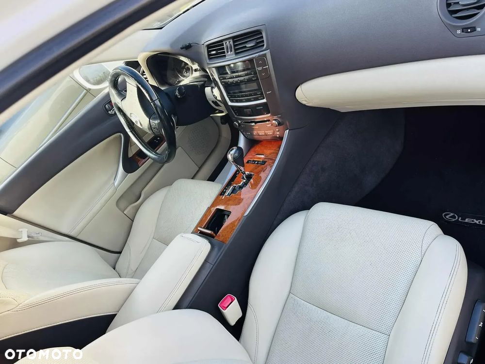 Lexus IS 250 - 6