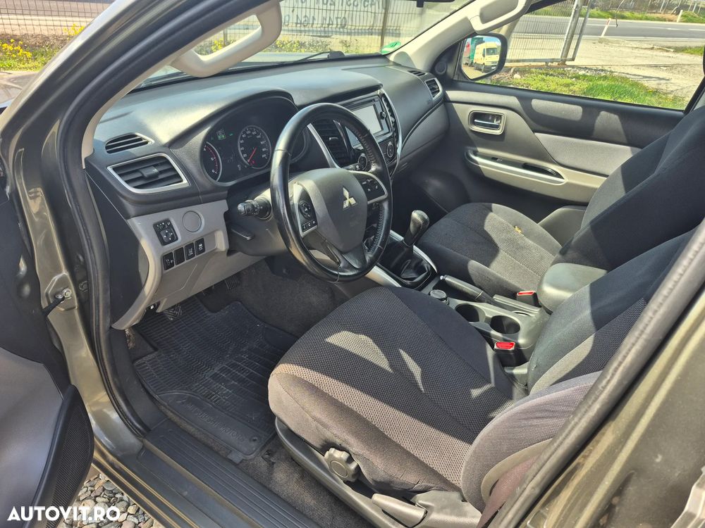 Mitsubishi L 200 - 8