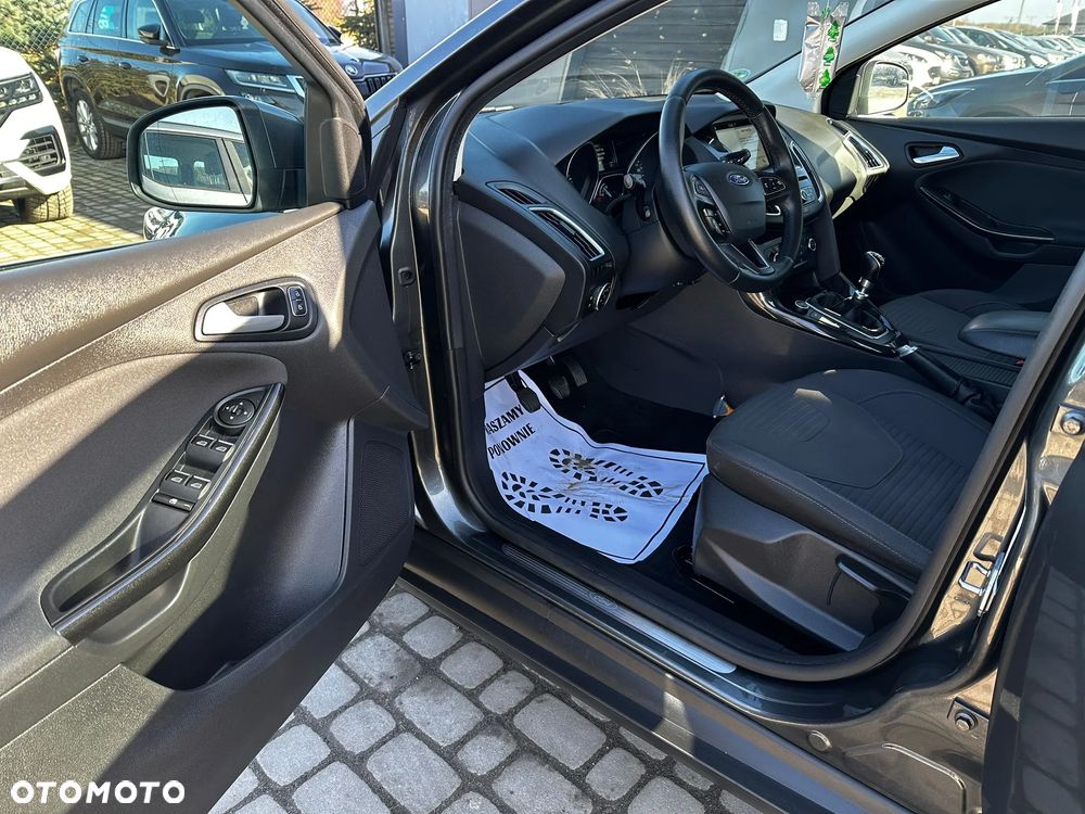 Ford Focus - 17
