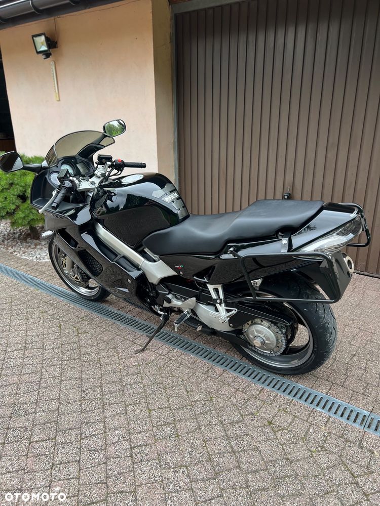 Honda VFR - 5