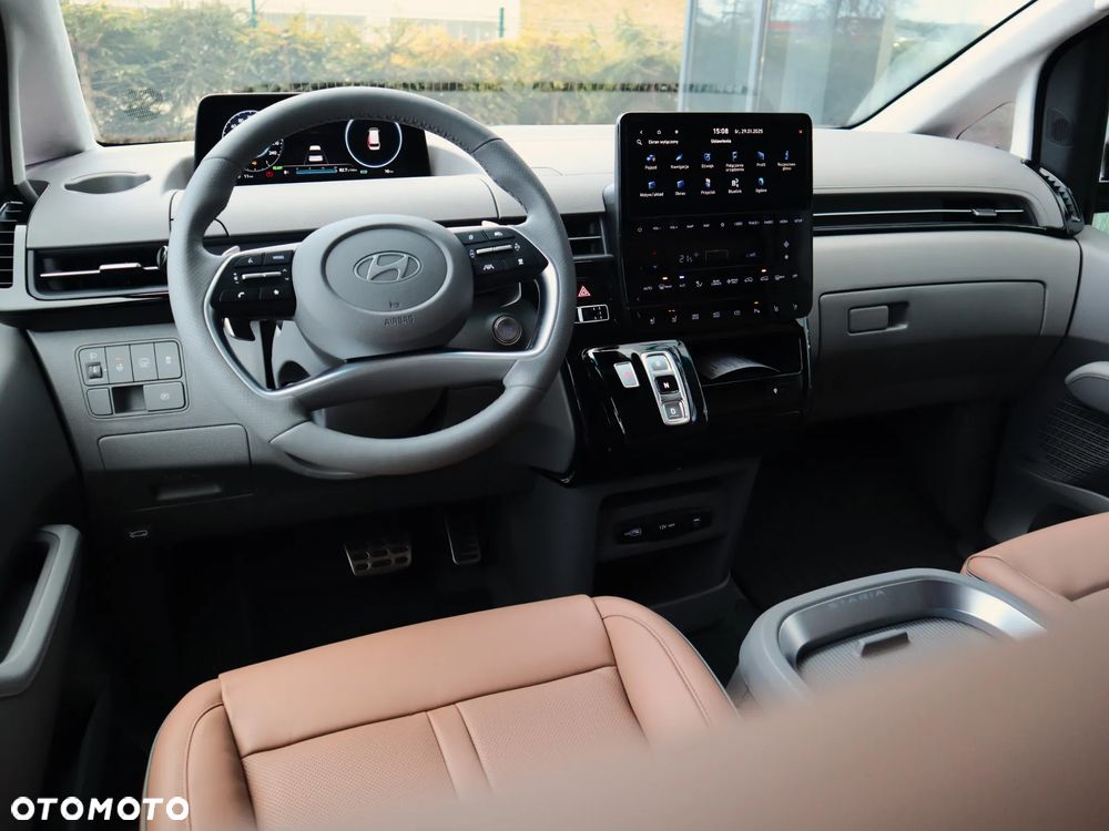 Hyundai Staria - 6